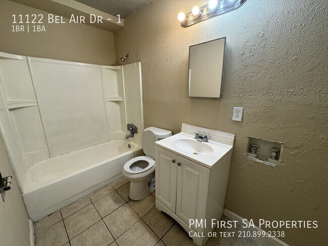 Building Photo - 11122 Bel Air Dr-1