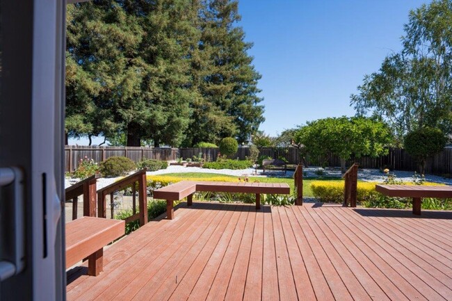 Building Photo - Desirable 3 Bedrooms, 2.5 Bathrooms, 2 Story North Napa Home with Vineyard Views in Springwood De...