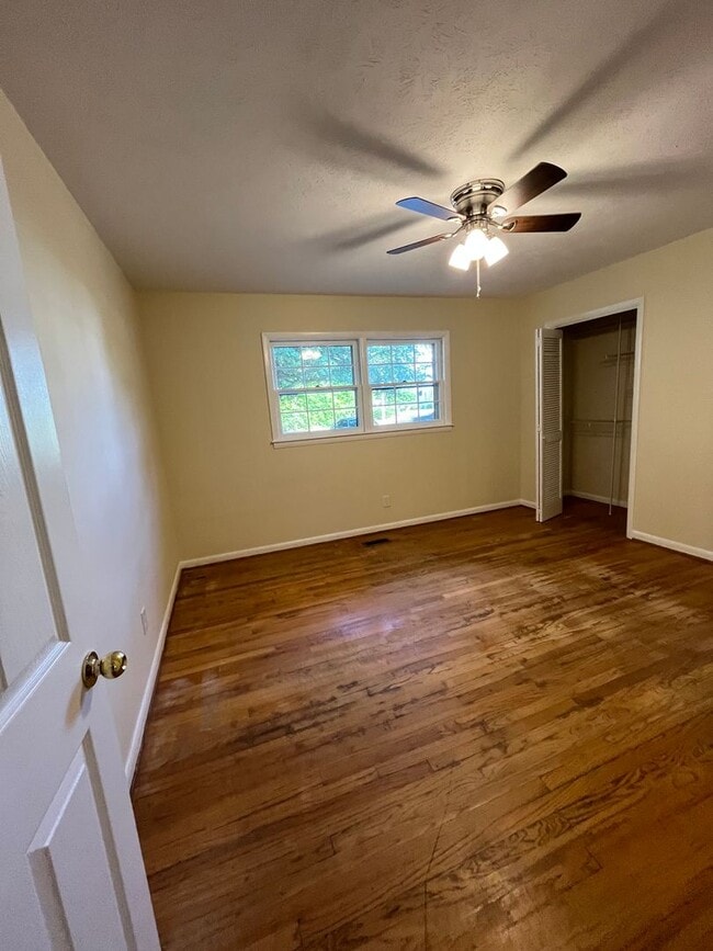 Building Photo - Elm Avenue (13001), Laurinburg, NC 28352