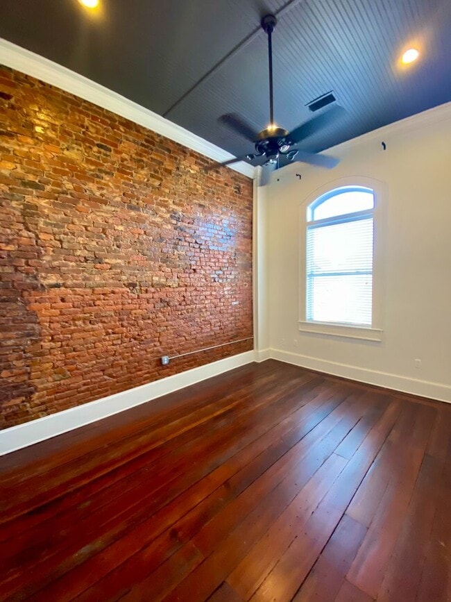 Building Photo - Beautiful 2BR/2BA Loft in Downtown Opelika