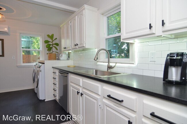 Building Photo - 4 br, 2 bath House - 1132 S. Braden Ave.