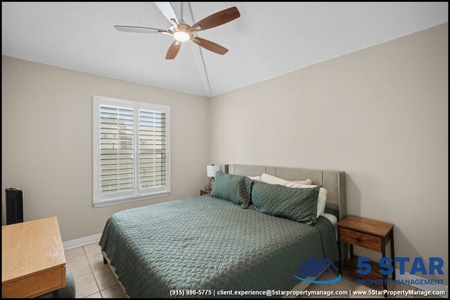 Building Photo - 6052 Bandolero Dr