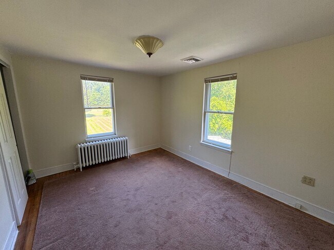 Building Photo - Lower Gywnedd 3 Bedroom 1.5 Bath Colonial in Penllyn Pa $2,750/month