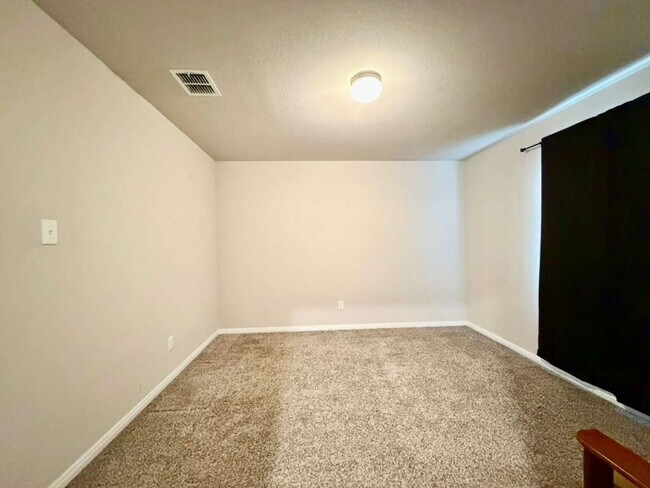 Building Photo - Like-New 4 Bedroom Home in Growing Community – Move-In Ready!