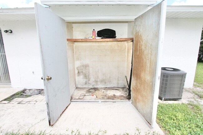 Building Photo - Orlando - 2 Bedroom, 2 Bathroom - $1,645.00