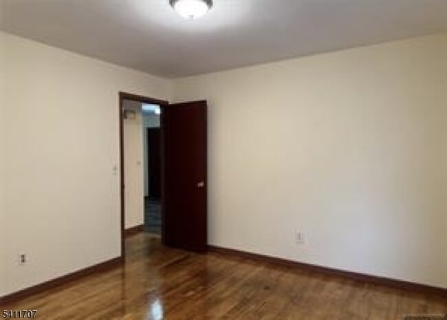 Building Photo - 4 Chestnut St