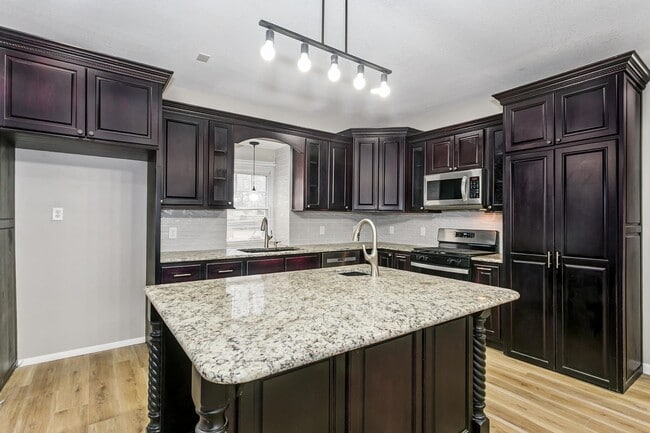 Building Photo - Beautifully Renovated 3 Bedroom, 2 Bath Home