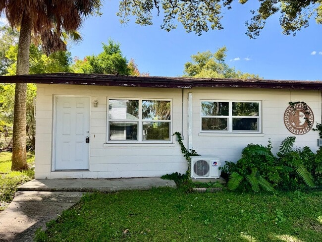 Building Photo - Affordable 1 Bedroom / 1 Bathroom Located ...