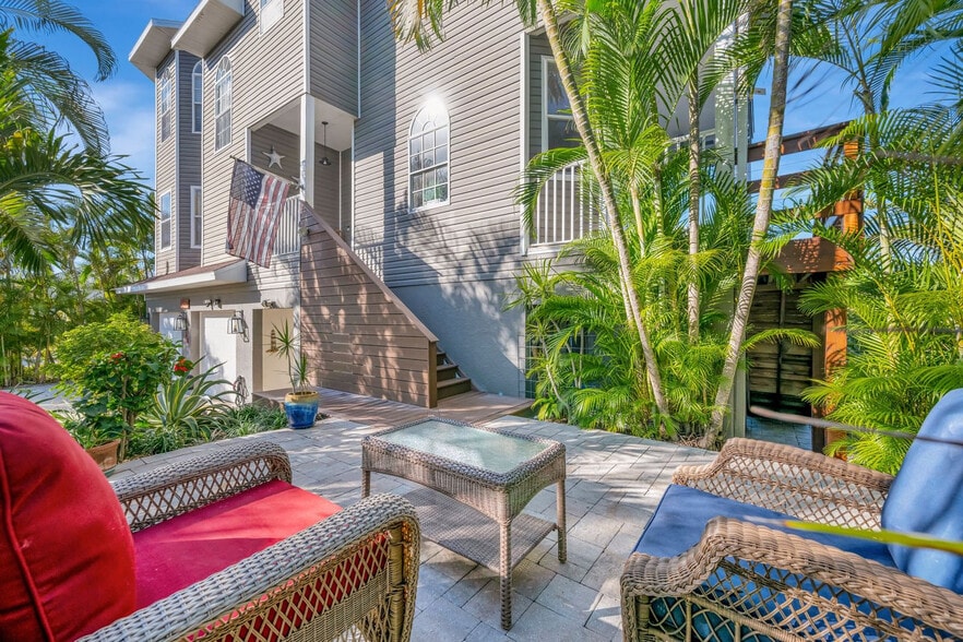 Building Photo - 28 Michiana Dr