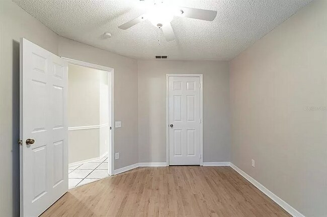 Building Photo - 10509 Cherry Oak Cir