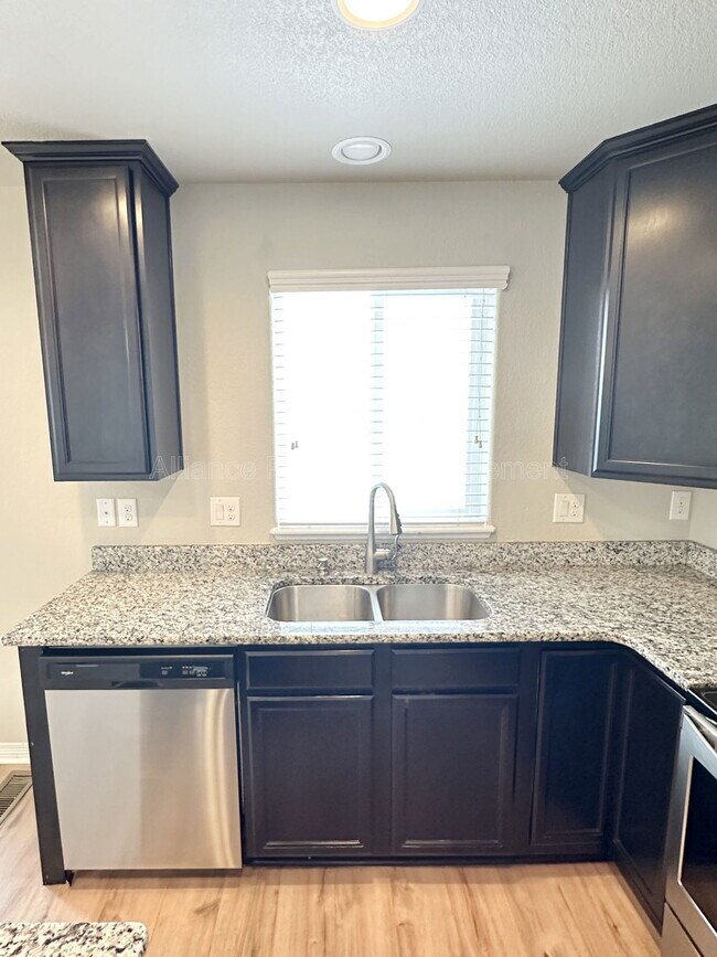 Building Photo - 6039 Jorie Rd