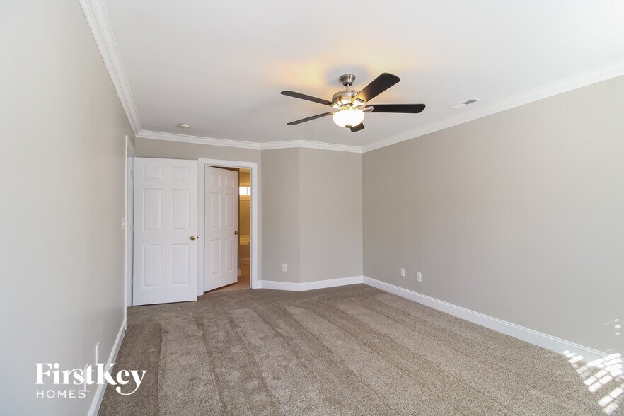 Building Photo - 909 Woodview Ridge Trail