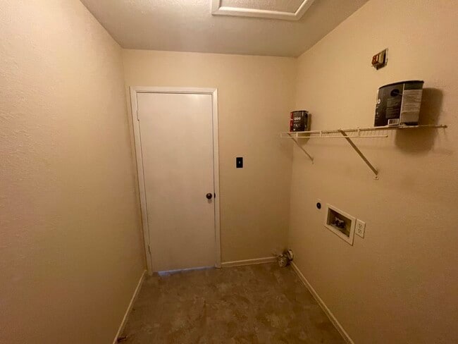 Building Photo - 8840 E 38th Ln