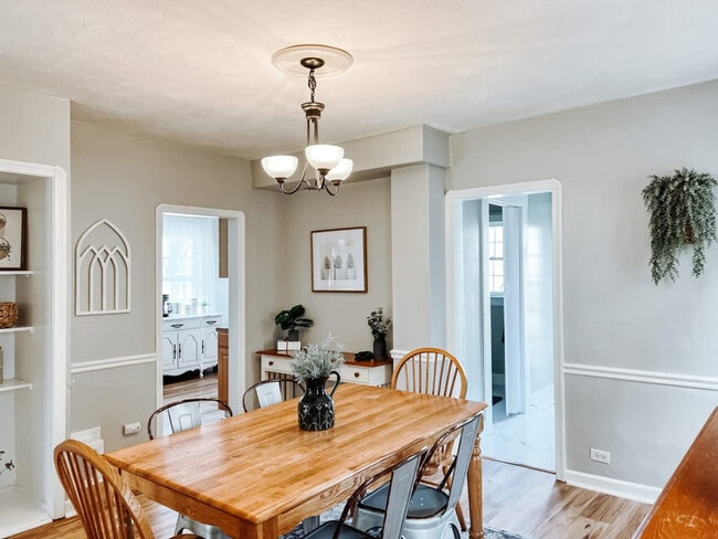 Building Photo - 367 S Rocky River Dr