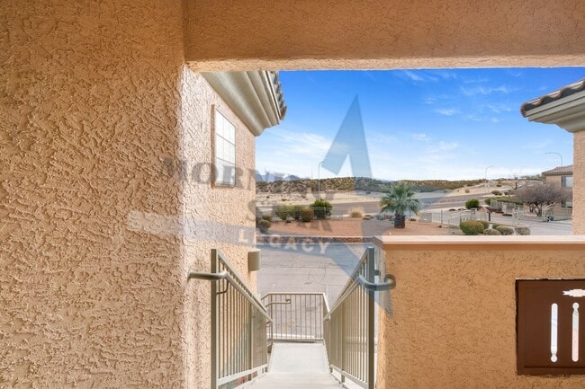 Building Photo - 2-Bedroom Condo Unit with Mountain Views!