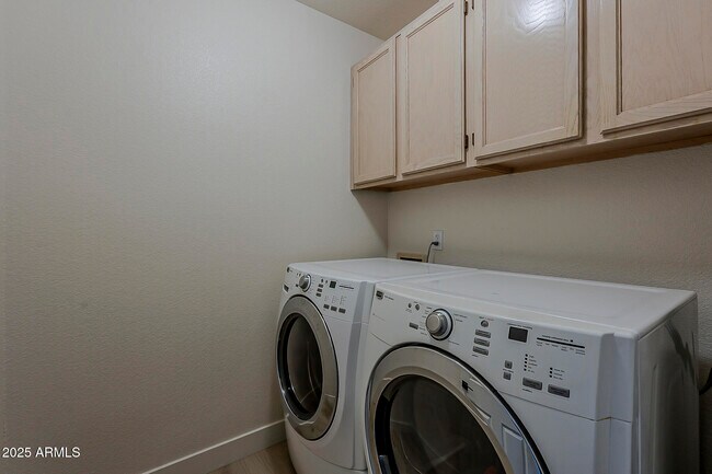 Building Photo - 4730 E Desert Cactus St