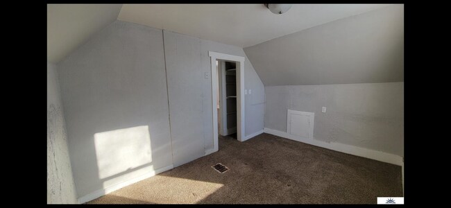 Building Photo - 2423 Templeton St