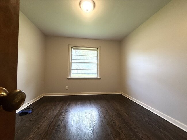 Building Photo - 9221 Waldorf Dr
