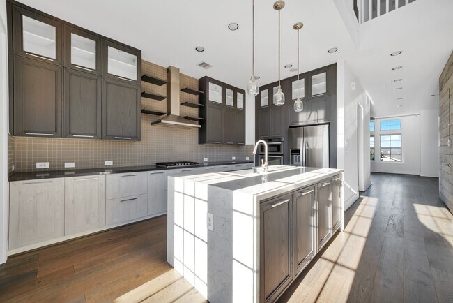 Building Photo - 9623 Towne Lake Pkwy