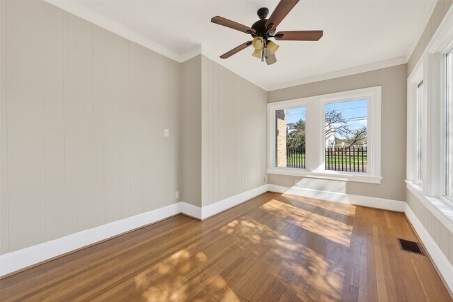 Building Photo - 3410 Austin St