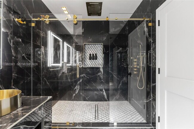 Building Photo - 63 SW 31st Rd