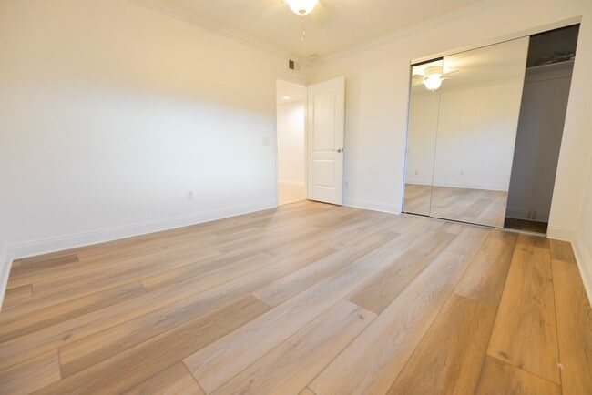 Building Photo - 251 Avenida Madrid