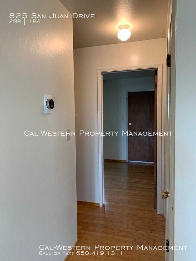 Building Photo - 825 San Juan Dr