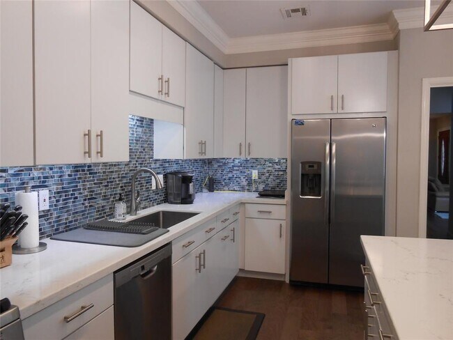 Building Photo - 9588 Doliver Dr