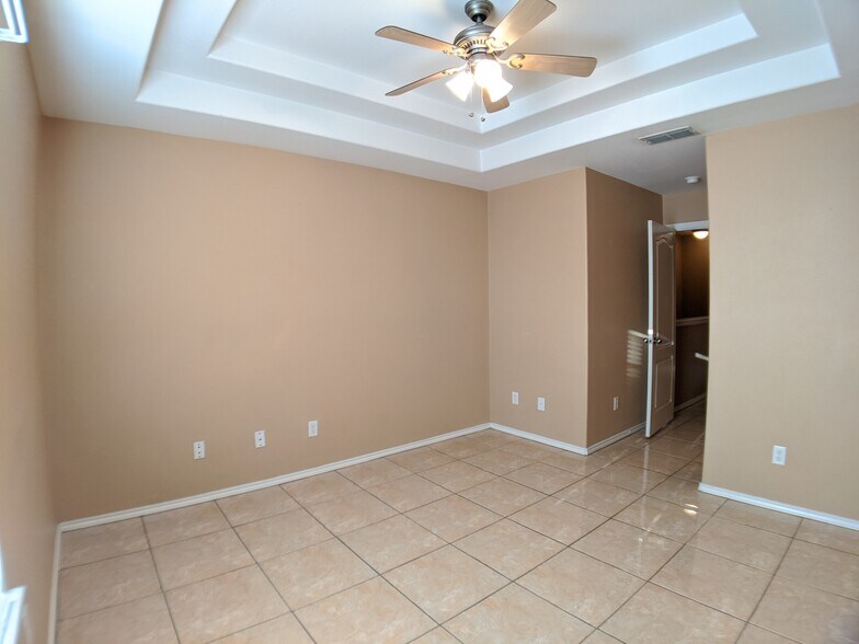 Building Photo - 808 W Arroyo Park Ln