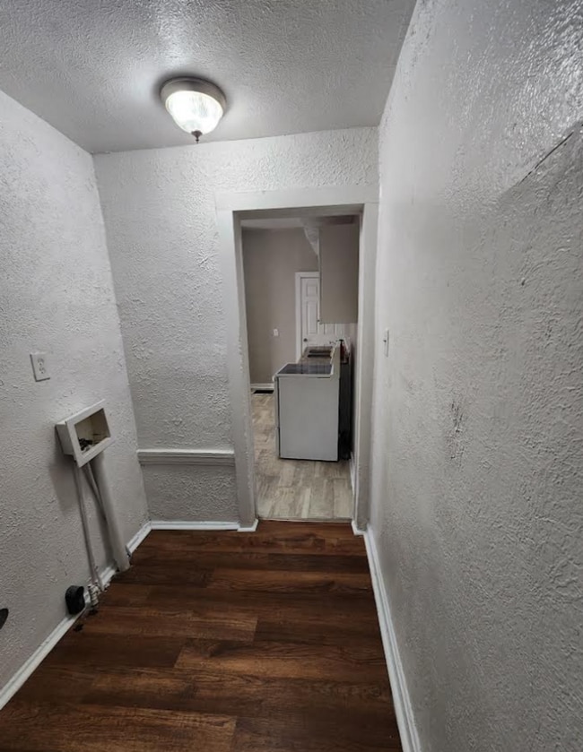 Building Photo - S8 Welcome - Westside Spacious Three Bedroom Two Story Duplex Near 25th and Capital