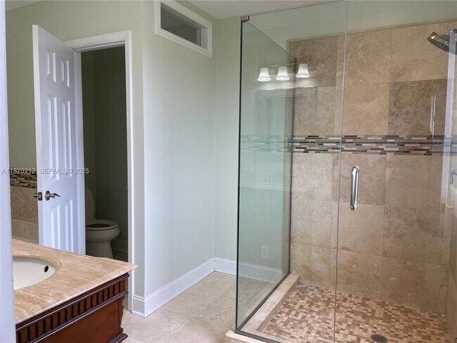 Building Photo - 784 Chimney Rock Rd