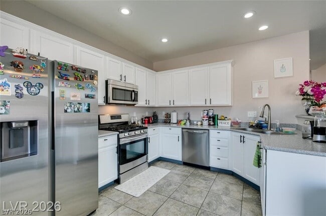 Building Photo - 3816 Hollycroft Dr