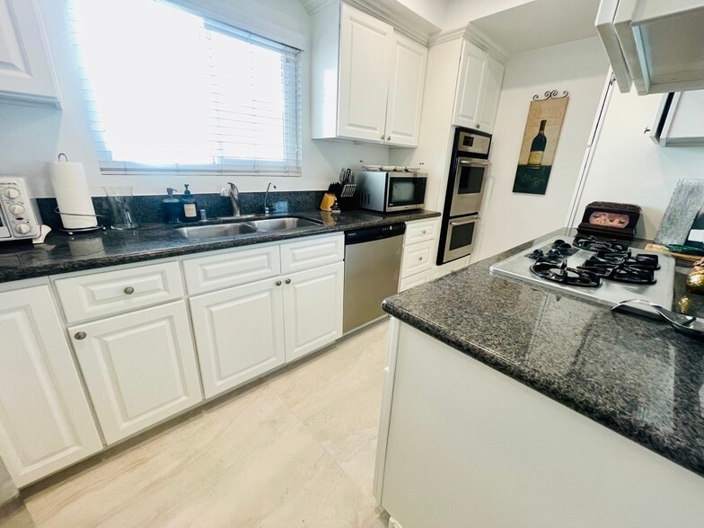 Kitchen1 - 1307 Aviation Blvd