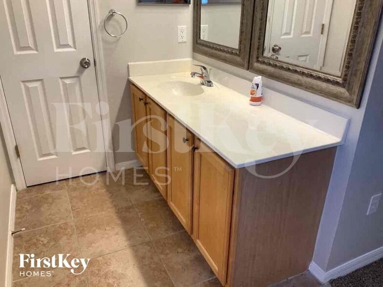 Building Photo - 618 Doe Cove Pl