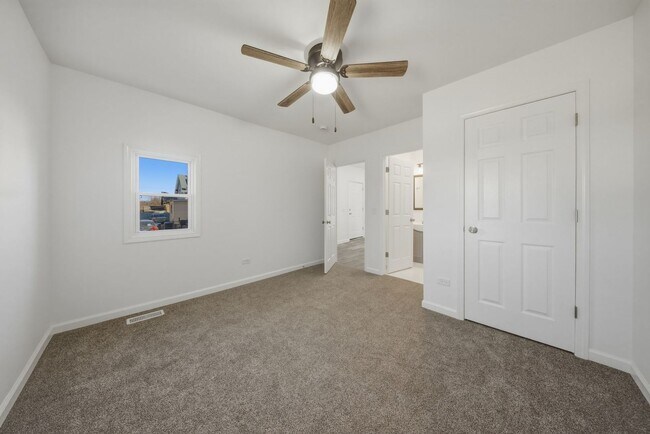 Building Photo - 835 Bishop Ave