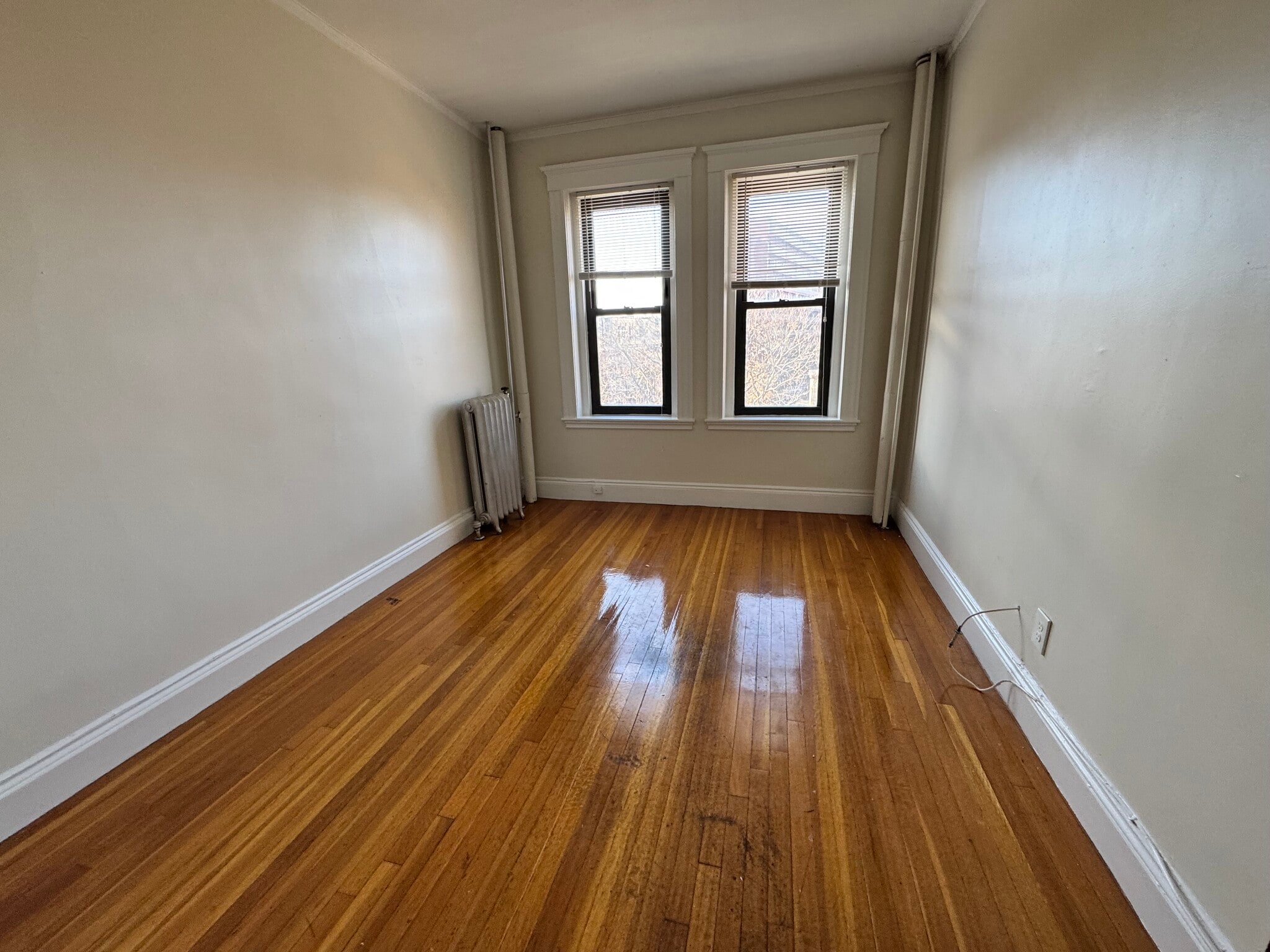 Building Photo - 19 Washington St S