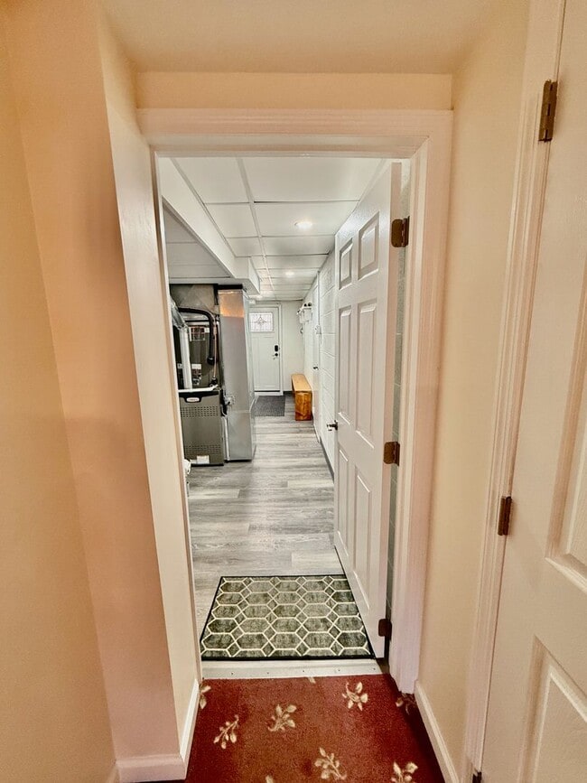 Building Photo - RARELY Offered completely RENOVATED PACKER PARK 3 Bedroom/2.5 Bath HOME w/ Central AC-HARDWOOD Fl...