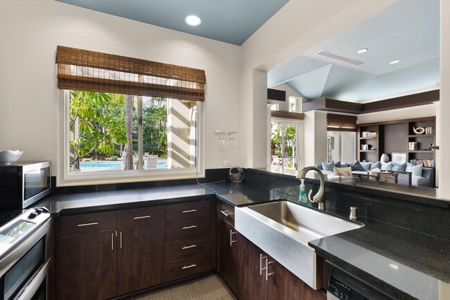 Building Photo - 2243 Martin