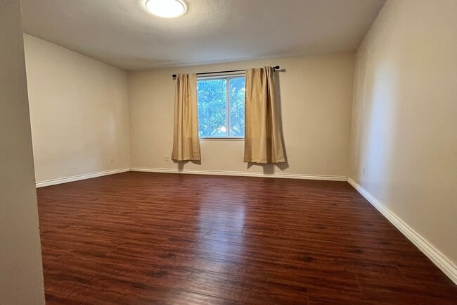 Building Photo - 1453 Rancho Hills Dr