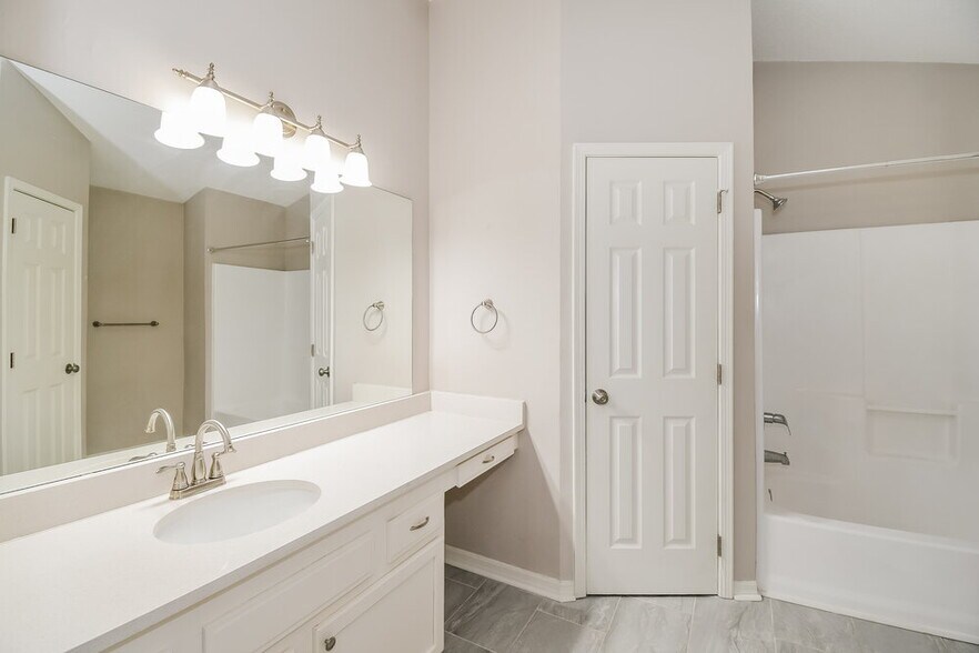Building Photo - 2951 Waters View Cir
