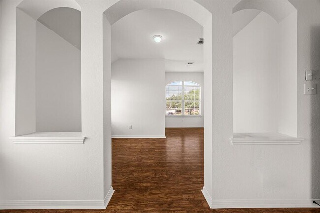 Building Photo - 11905 Lake Stone Dr