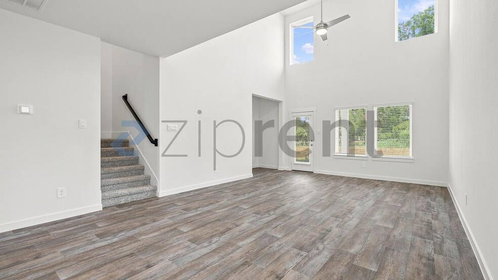 Building Photo - Unit 8051