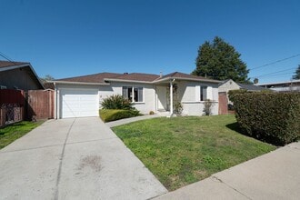 Building Photo - House in Great Sunnyvale Location w/Large Yard & Gardener