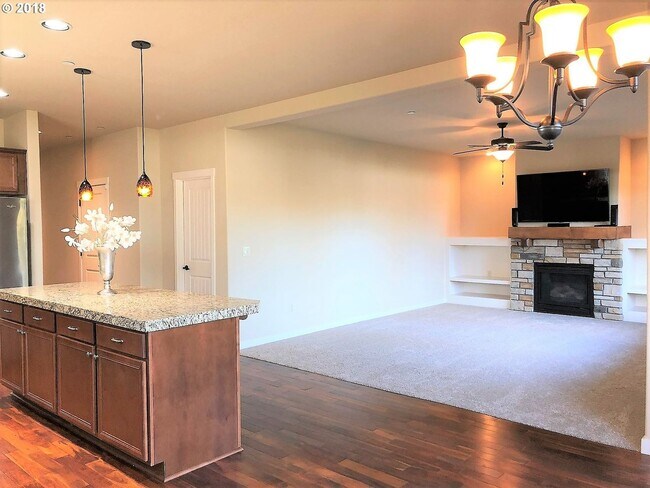 Building Photo - 3-Bedroom Home in SW Beaverton!