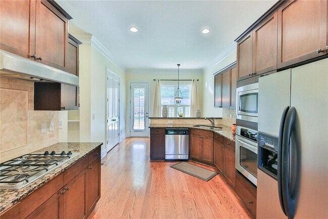 Building Photo - 2675 Rosalyn Ln