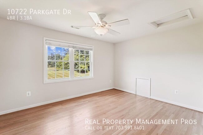 Building Photo - 10722 Parkgate Dr
