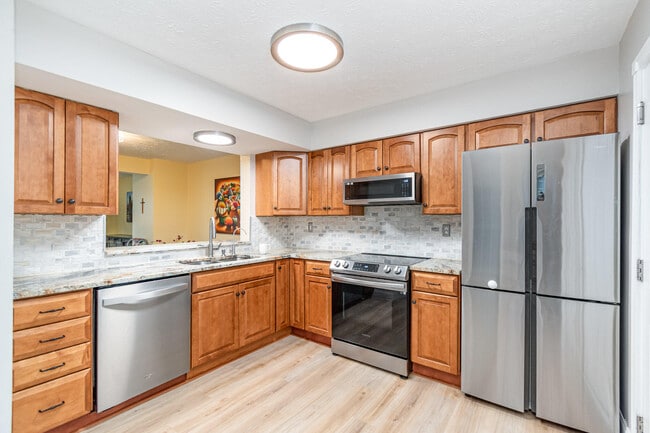 Building Photo - 1632 Shady Cove Ln