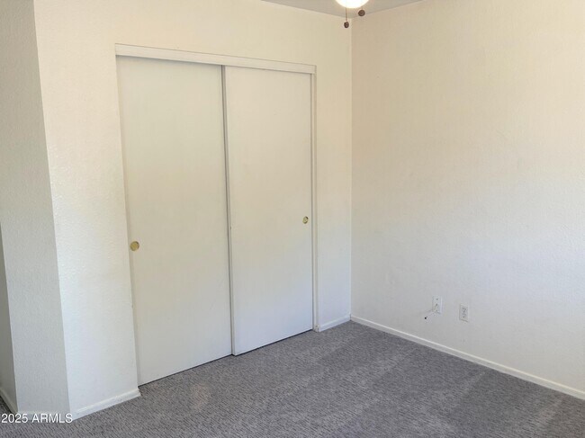 Building Photo - 8811 N 5th St