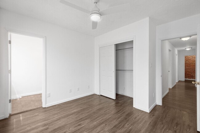 Building Photo - Stunning 3 bed, 2.5 bath home in McKees Rocks available October 1!