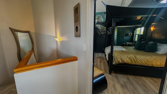 Building Photo - 1635 Royal Palm Dr S